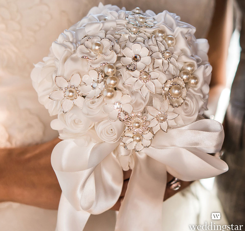 Couture Brooch Bridal Bouquet